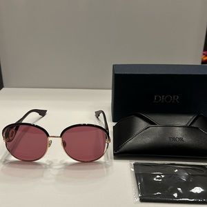 DIOR NEW VOLUTE Dior New Volute women's sunglasses. Like new. Case included